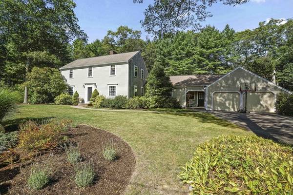 Duxbury, MA 02332,18 Holly Tree Ln