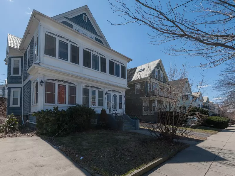 216 Powder House Blvd #216, Somerville, MA 02144