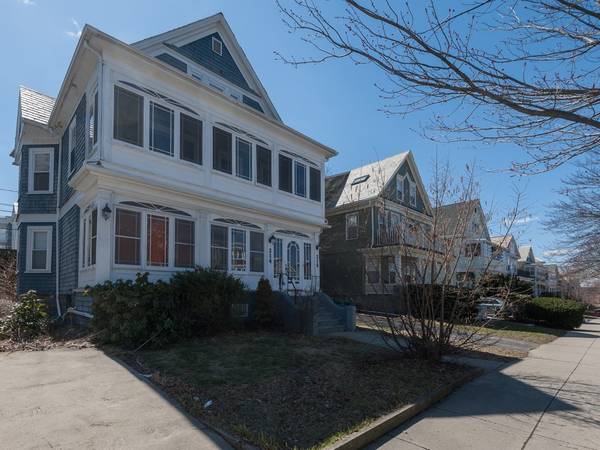 216 Powder House Blvd #216, Somerville, MA 02144