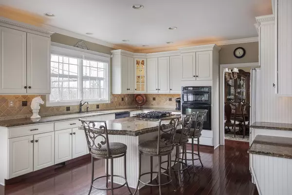 Hopkinton, MA 01748,19 Greenwood Rd