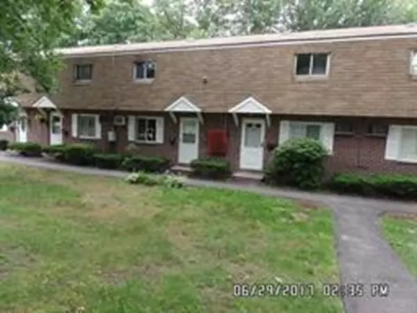 120 Thissell Ave #105, Dracut, MA 01826