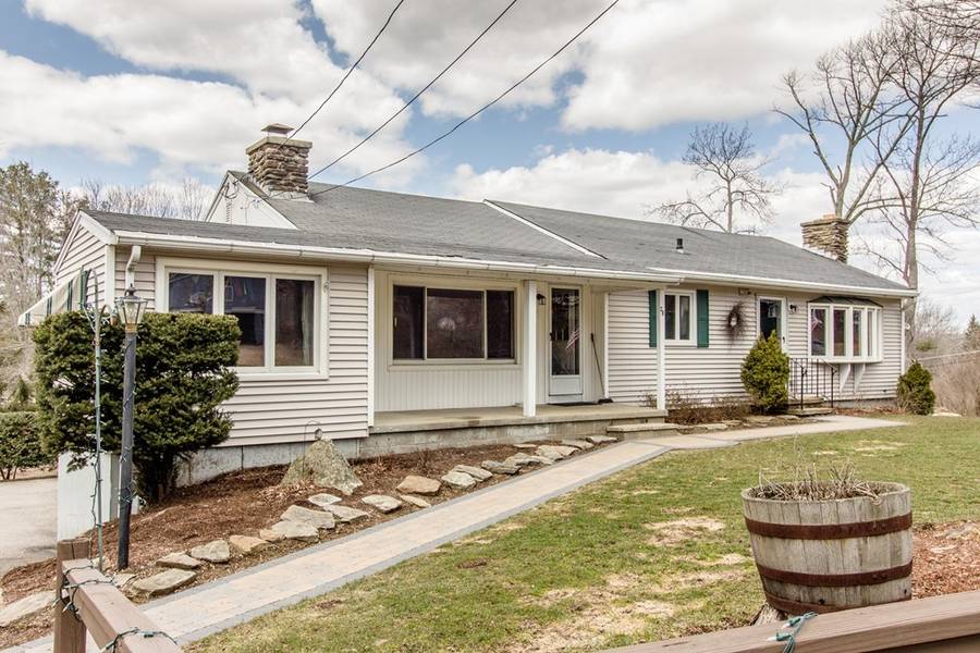 28 Dennison Lane, Southbridge, MA 01550