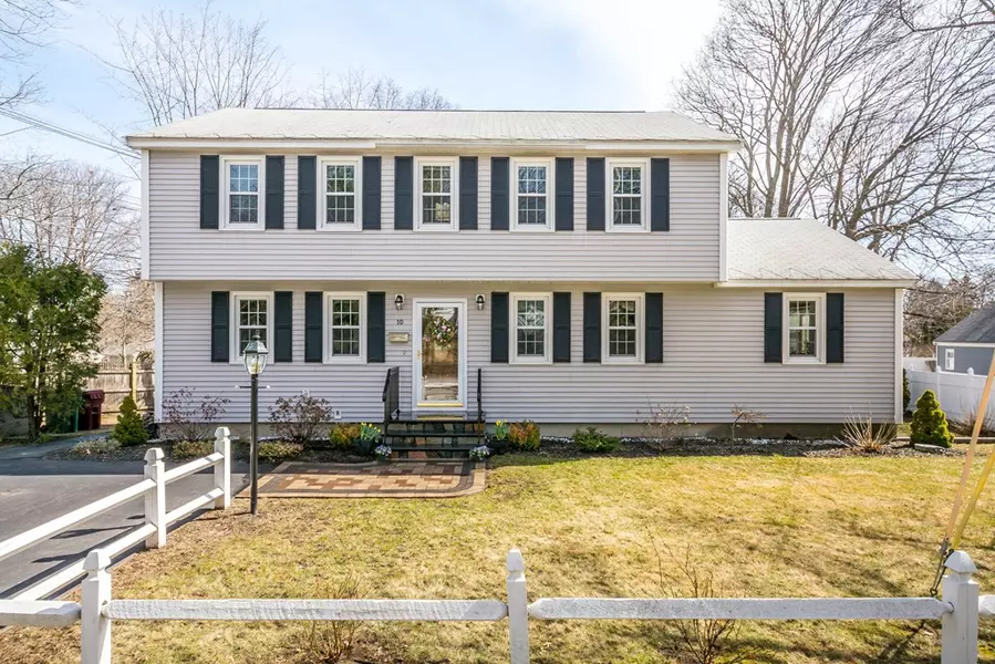 10 Dancause Rd, Lowell, MA 01852