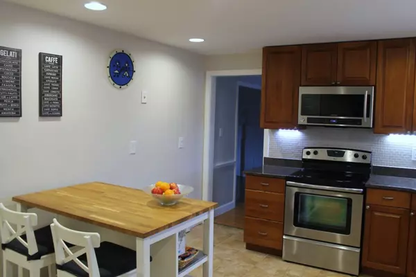 Lexington, MA 02420,1 Skyview Rd