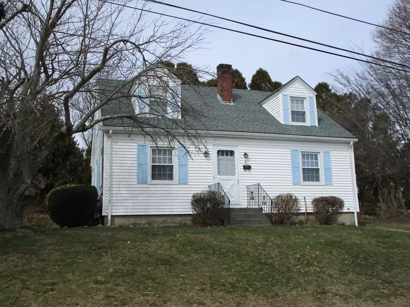 5 Adelaide Ave, Bristol, RI 02809