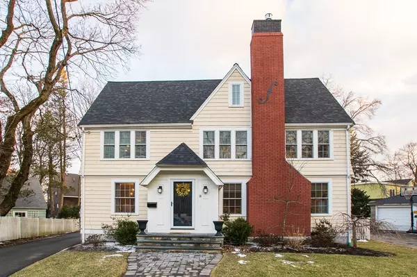 14 Glastonbury Oval, Newton, MA 02468