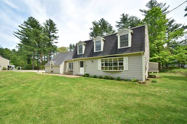 34 Cross Street, Medfield, MA 02052