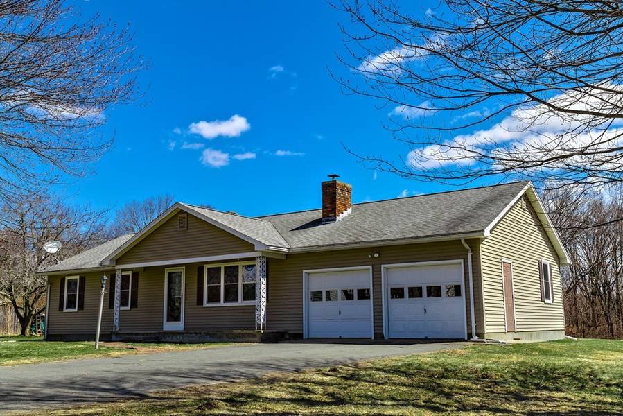 3 Cronin Hill Rd, Hatfield, MA 01038