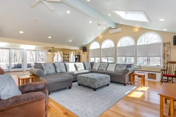 Canton, MA 02021,77 Oak Road