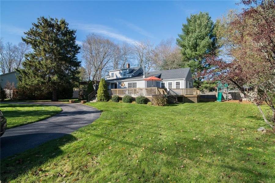 20 Burr Avenue, Barrington, RI 02806