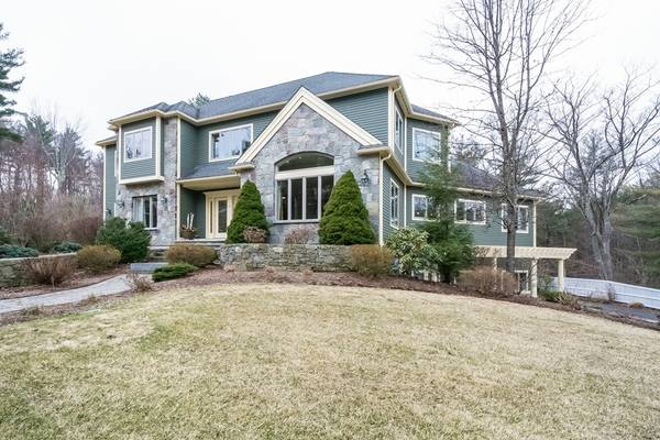 20 Stone Meadow Farm Dr, Shrewsbury, MA 01545