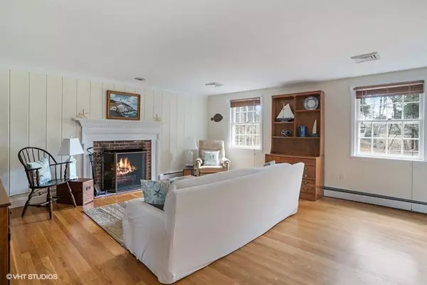 Chatham, MA 02633,82 Deering Dr