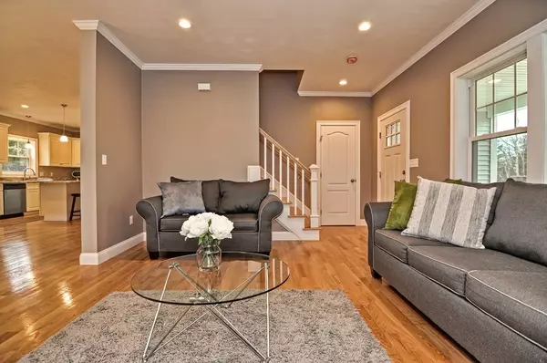 Tiverton, RI 02878,1424 Crandall Rd