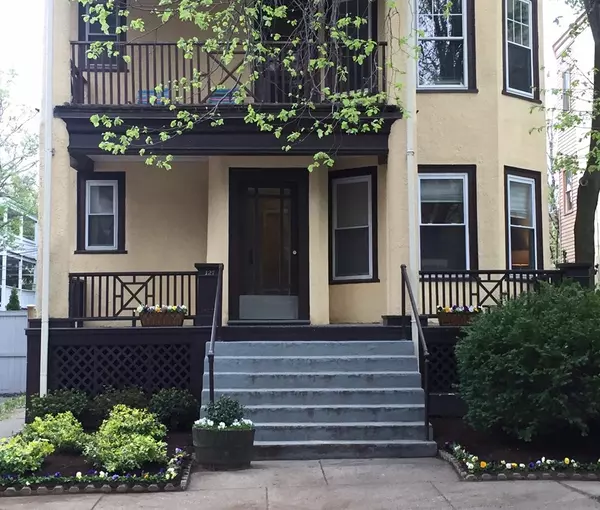 127 Browne St #1, Brookline, MA 02446