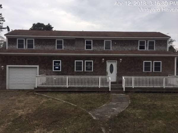 168 County Rd, Oak Bluffs, MA 02557