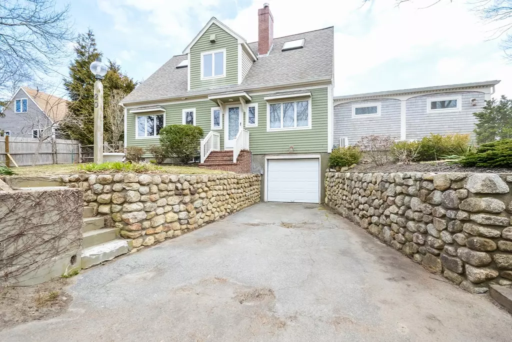 Plymouth, MA 02360,20 Shore Dr