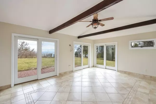 Plymouth, MA 02360,20 Shore Dr