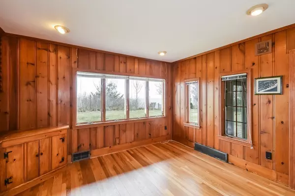 Plymouth, MA 02360,20 Shore Dr