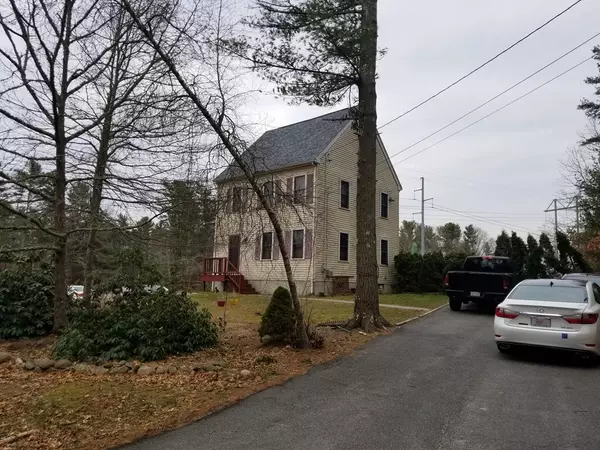 8 Union Church Terrace, Rochester, MA 02770