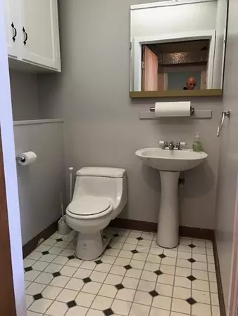 Amesbury, MA 01913,50 Market St