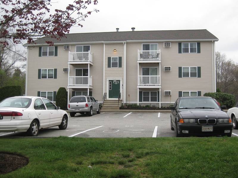 1475 Braley Rd #21, New Bedford, MA 02745