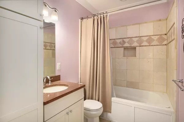 Boston, MA 02127,111 Bolton St #1