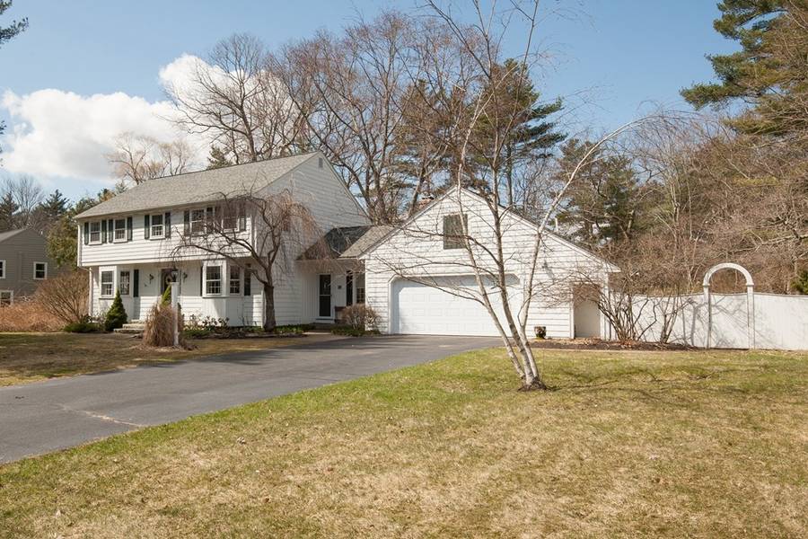 55 Saw Mill Lane, Medfield, MA 02052