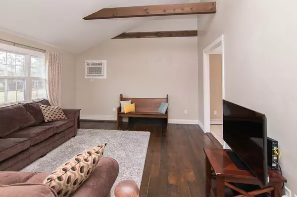 Plainville, MA 02762,6 Pine Tree Drive