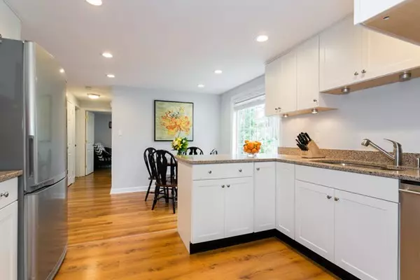 Needham, MA 02492,1019 Greendale Ave