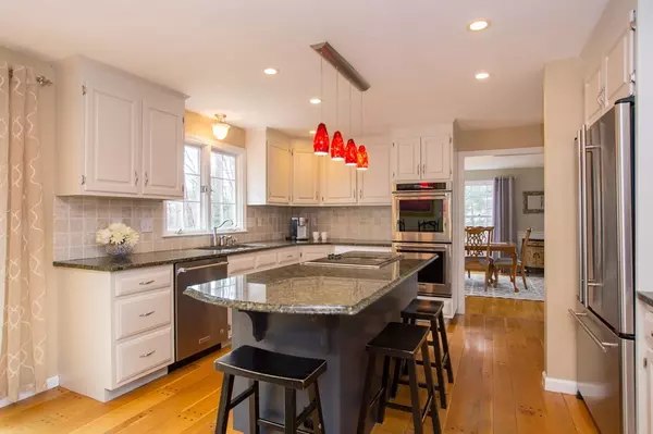 Medfield, MA 02052,2 Wheelwright Rd