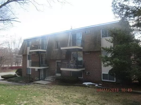 Dracut, MA 01826,100 Pemberton St #15