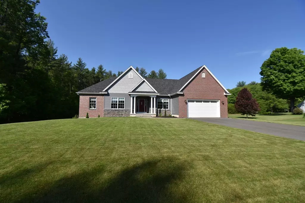 Southampton, MA 01073,4 Pine Wood Dr