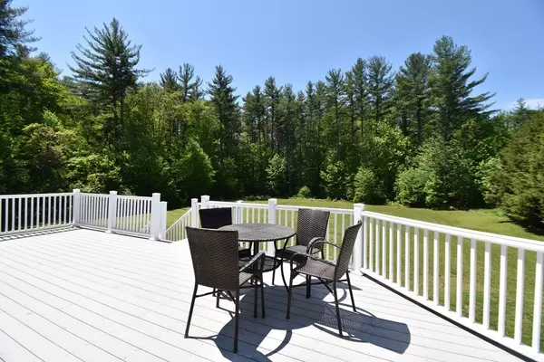 Southampton, MA 01073,4 Pine Wood Dr