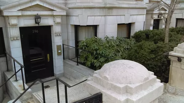 Boston, MA 02215,396 Commonwealth Ave. #D-2A