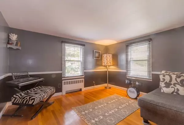 Lynn, MA 01904,542 Lynnfield St