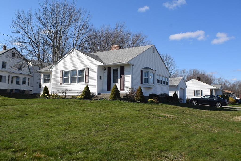 176 Read St, Somerset, MA 02726