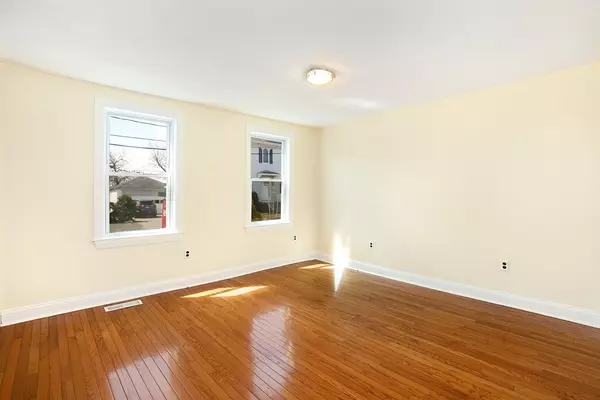 Watertown, MA 02472,19 Homer Street #19