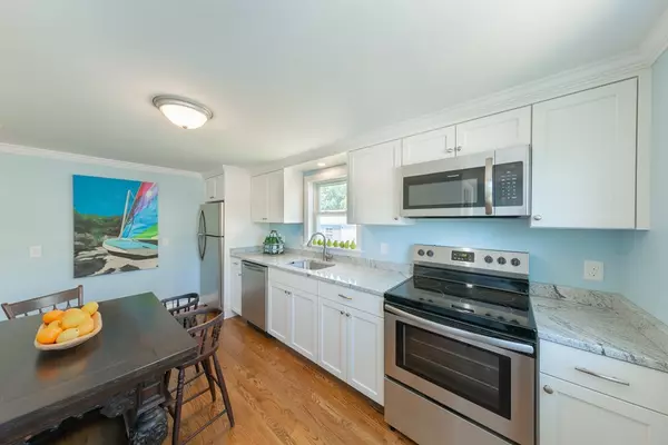 Fairhaven, MA 02719,6 Bernese St