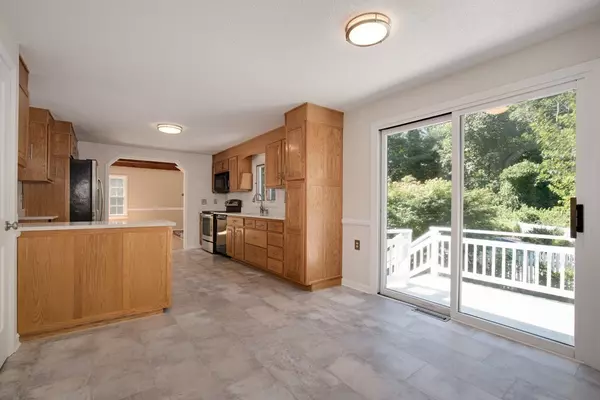 Westford, MA 01886,13 Vine Brook Rd