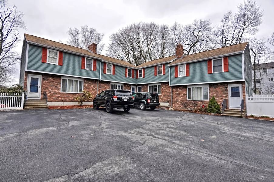 49 Grove Street #49, Plainville, MA 02762