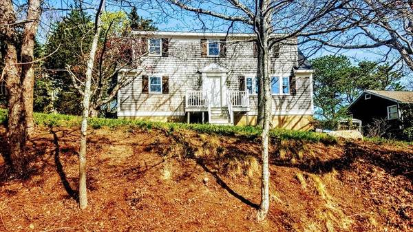 203 Williston Rd, Bourne, MA 02562