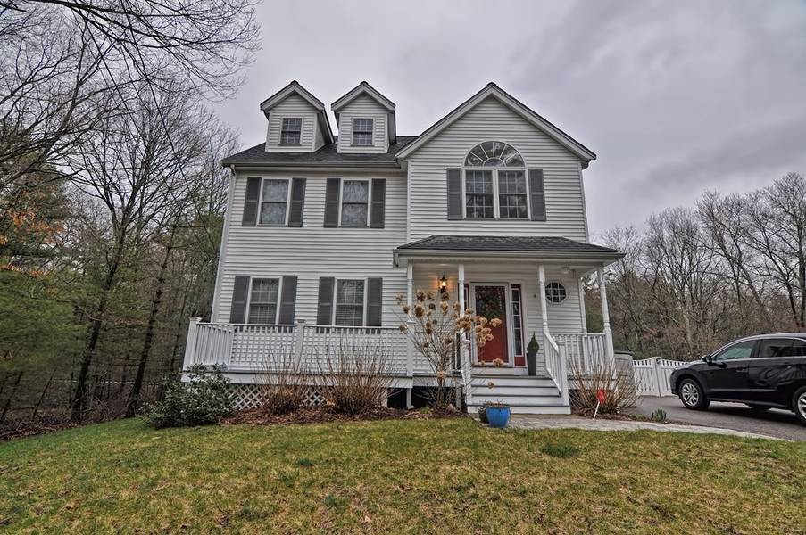 4 Garfield St, Walpole, MA 02081