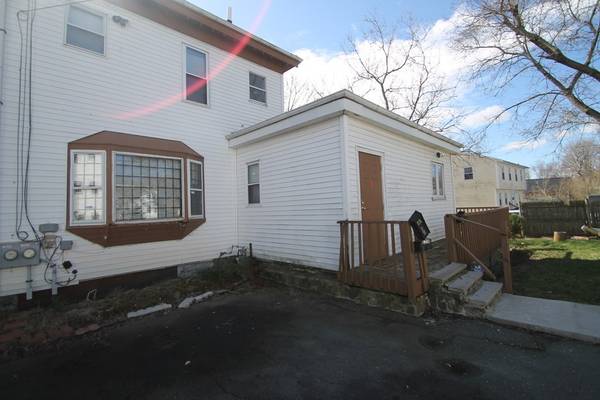 273 Grove St, Brockton, MA 02302