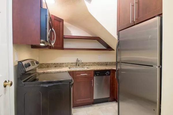 Boston, MA 02118,99 E Brookline #2