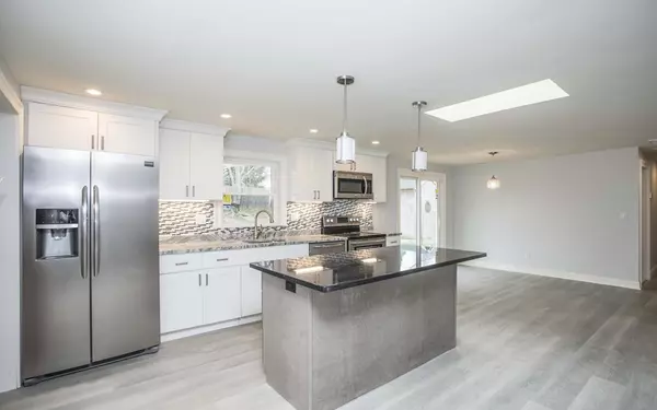 Brockton, MA 02301,95 Raymond Rd