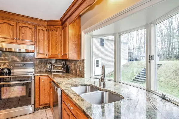 Sturbridge, MA 01566,62 Allen Rd