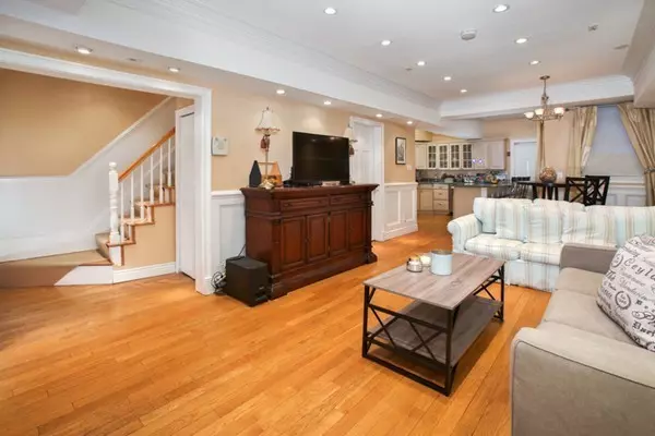 Boston, MA 02114,47 Joy St #1