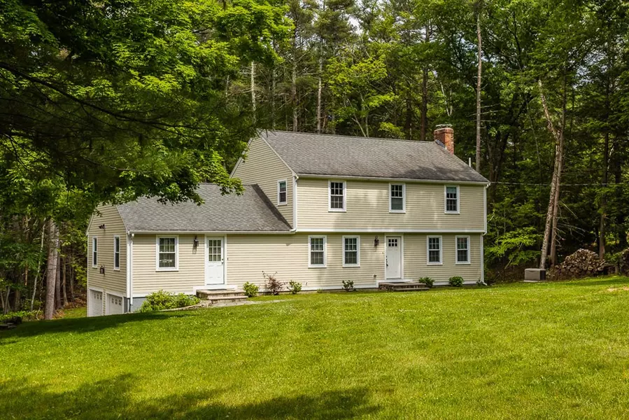 20 Moonpenny Dr, Boxford, MA 01921