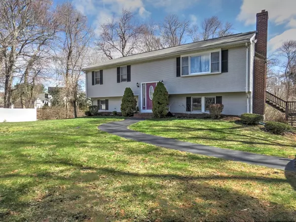 90 Bernard Cir, Abington, MA 02351