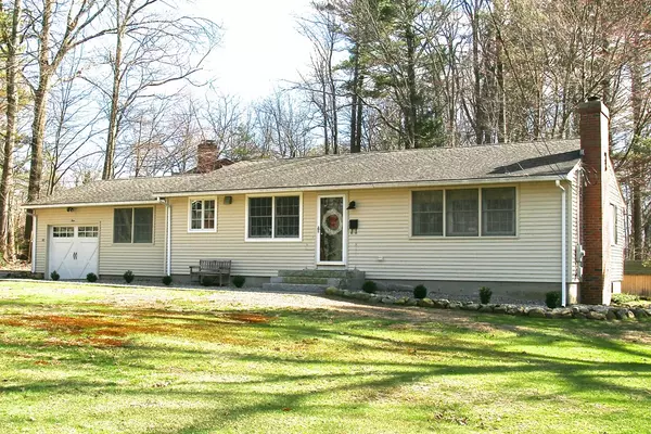 4 Gill Ct, Northbridge, MA 01588